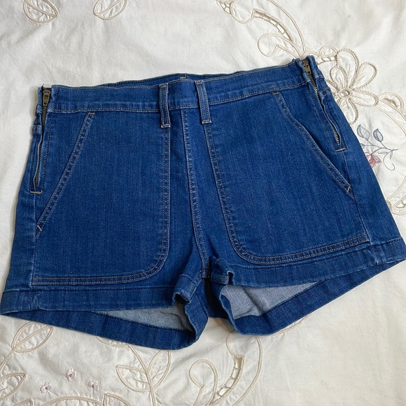 Levi’s high waisted orange tab label pocketed jean shorts - Picture 1 of 6